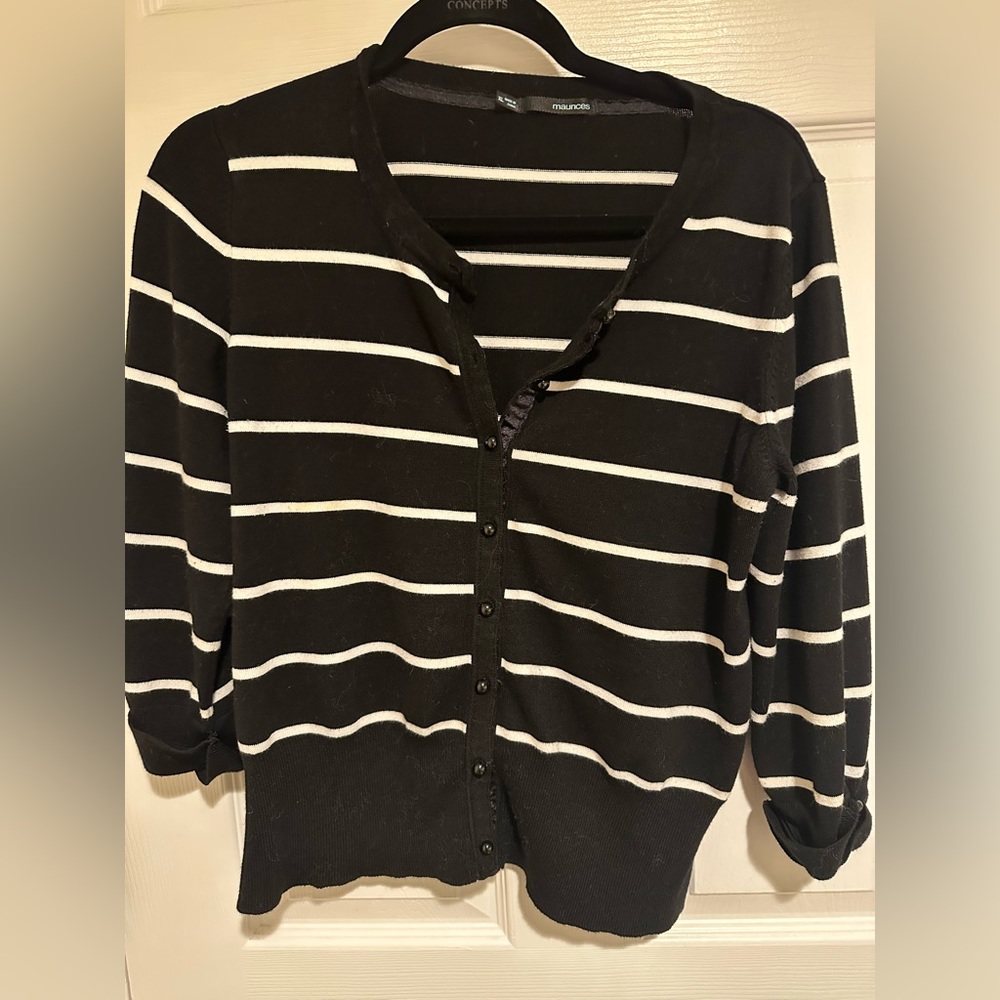 Maurice’s XL Black and White 3/4 sleeve cardigan.